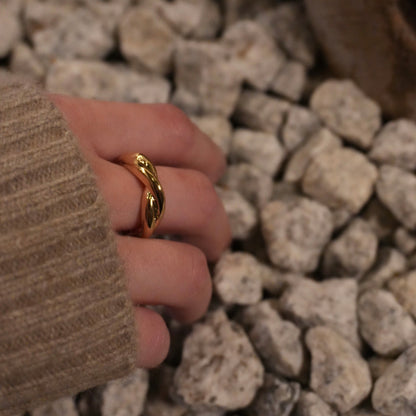 Torsade Ring
